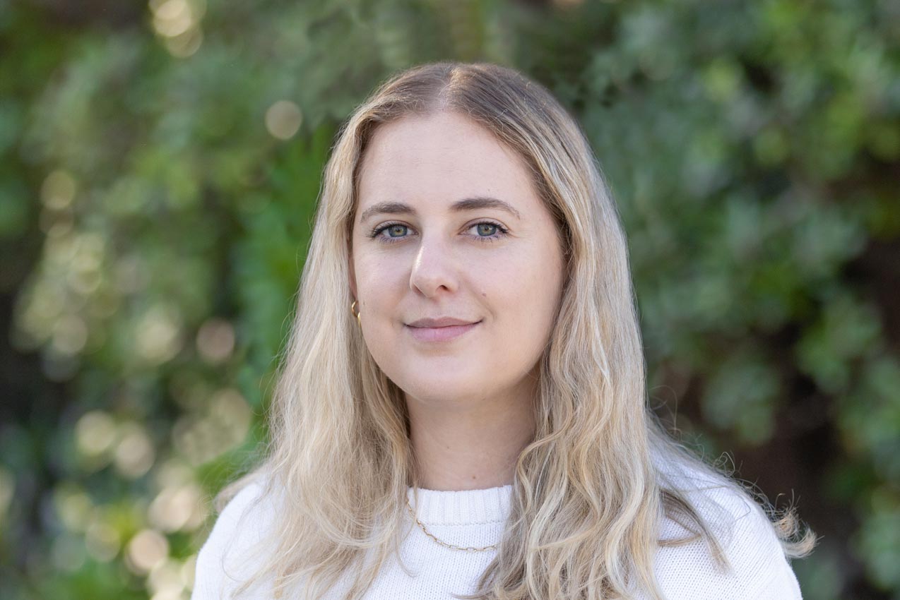 Portrait of Julia Smith-Pilling, Legal Secretary at North Harbour Law